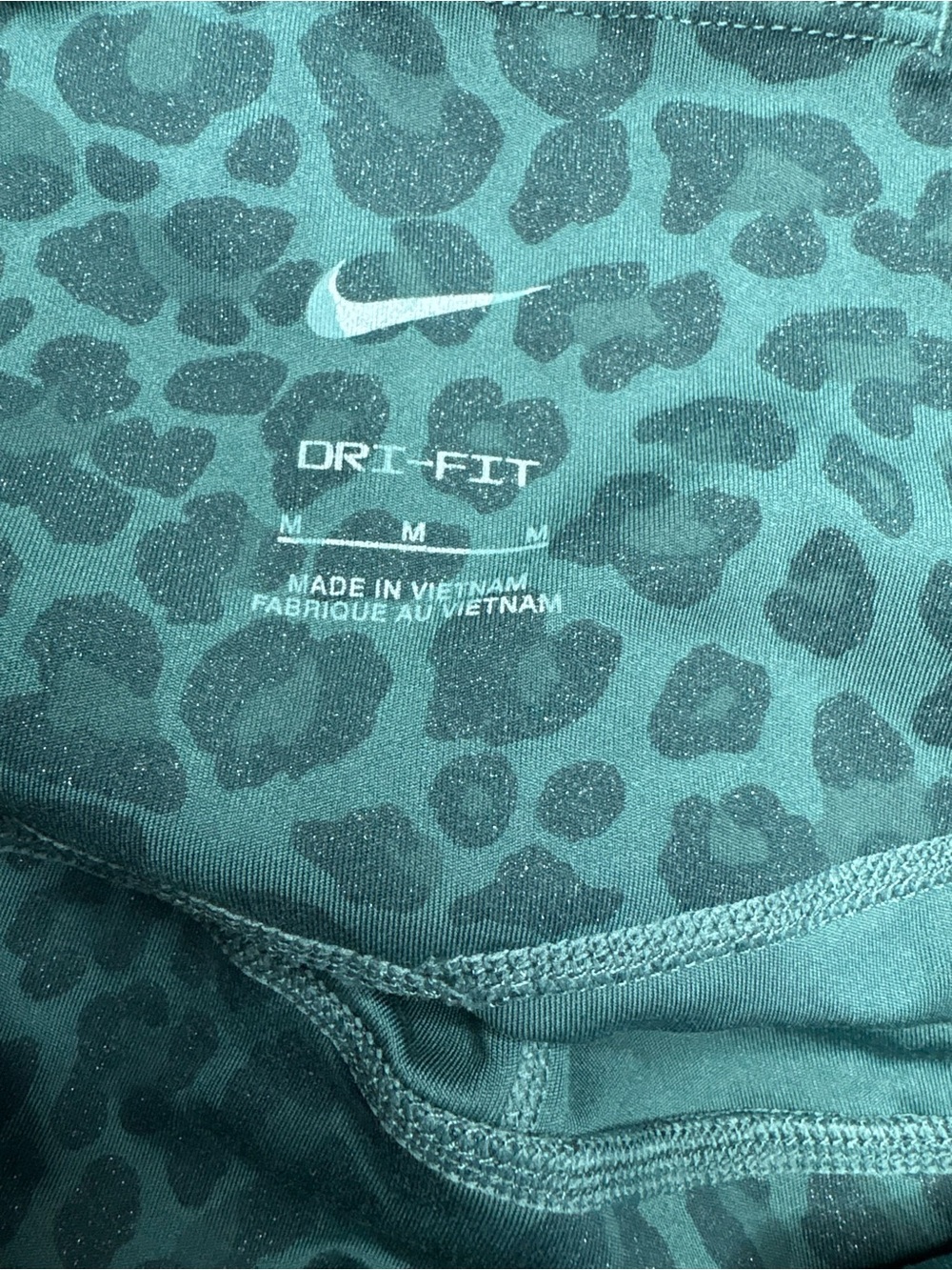 NIKE One Dri-FIT Green Leopard Glitters Printed Mid-Rise Leggings - Picture 7 of 7